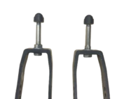 Cette fourche de rechange est spécialement conçue pour le fauteuil roulant confort Invacare Rea Azalea. Elle assure une parfaite stabilité et une maniabilité optimale pour une utilisation fluide et sécurisée. Issu de l'économie circulaire, ce produit est en excellent état, rigoureusement contrôlé pour garantir sa fiabilité. Facile à installer, il permet de prolonger la durée de vie de votre fauteuil tout en assurant un confort maximal.
