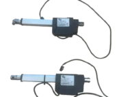 Le vérin moteur d'assise LA23 / 1800 N est une pièce essentielle pour assurer l'inclinaison et le réglage précis de l'assise des fauteuils roulants électriques Invacare TDX-SP2 et TDX-SP2 NB. Conçu pour offrir une performance fiable et fluide, il permet un confort optimal pour l'utilisateur. Ce composant robuste et durable est issu de l'économie circulaire, garantissant une solution économique et écoresponsable pour le remplacement d'un vérin défectueux.